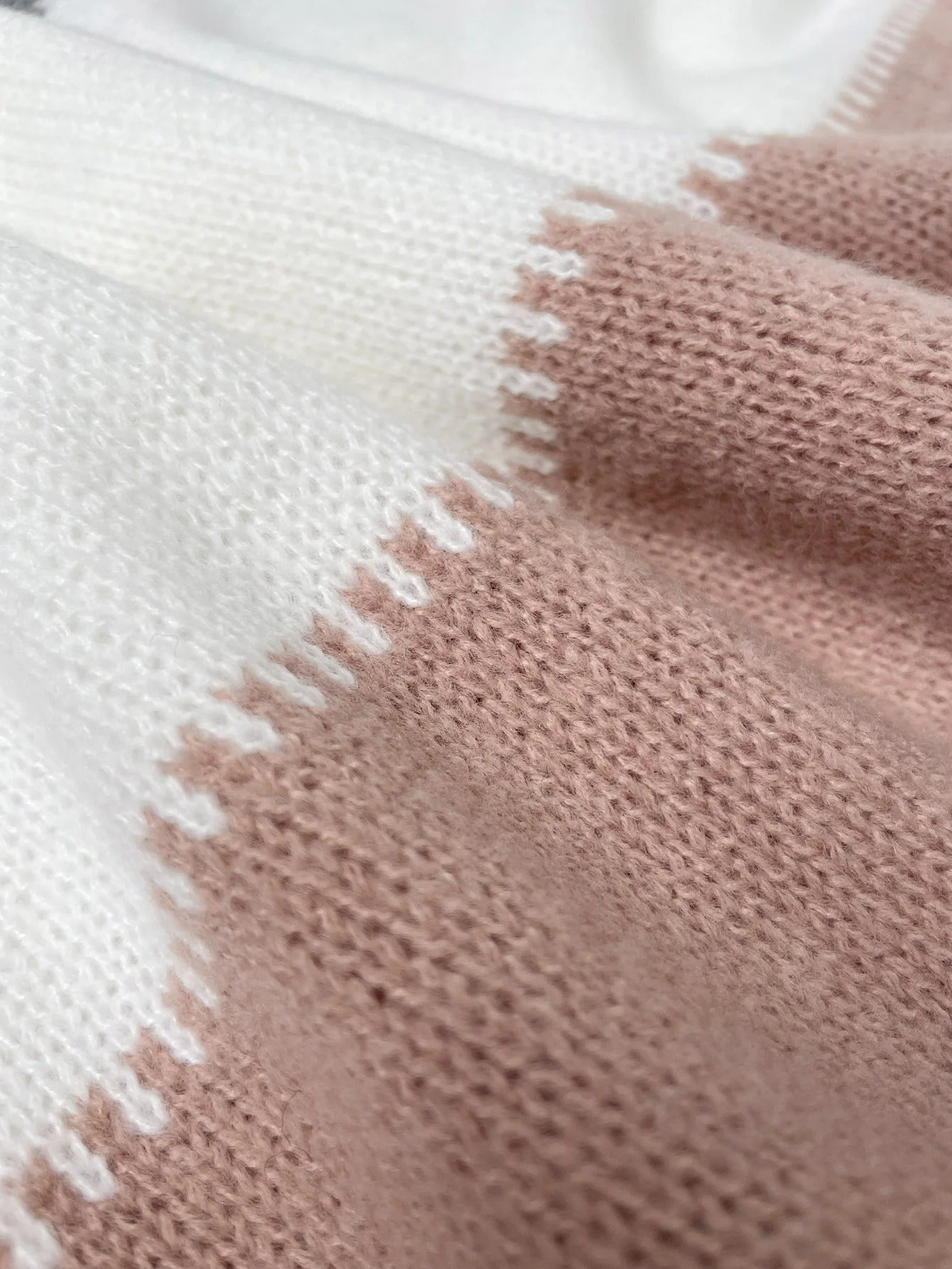 Sophie | Knitted Jumper with Playful Pattern