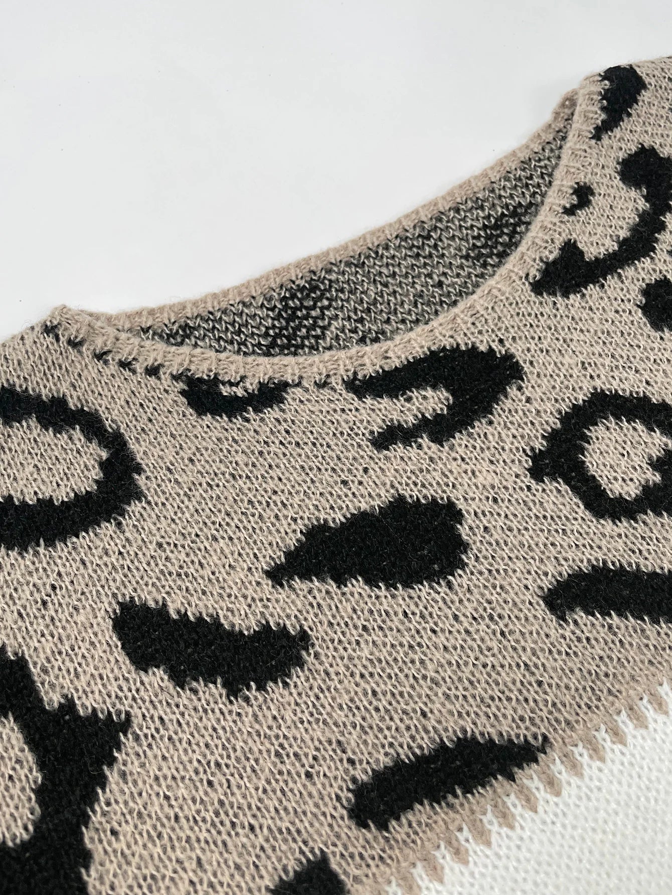 Sophie | Knitted Jumper with Playful Pattern